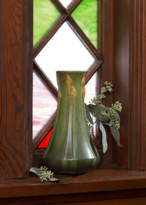 Amaryllis Twists Vase - Ephraim Pottery